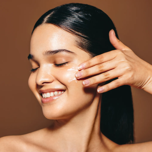 Dùng Retinol Bị Bong Da Phải Làm Sao?