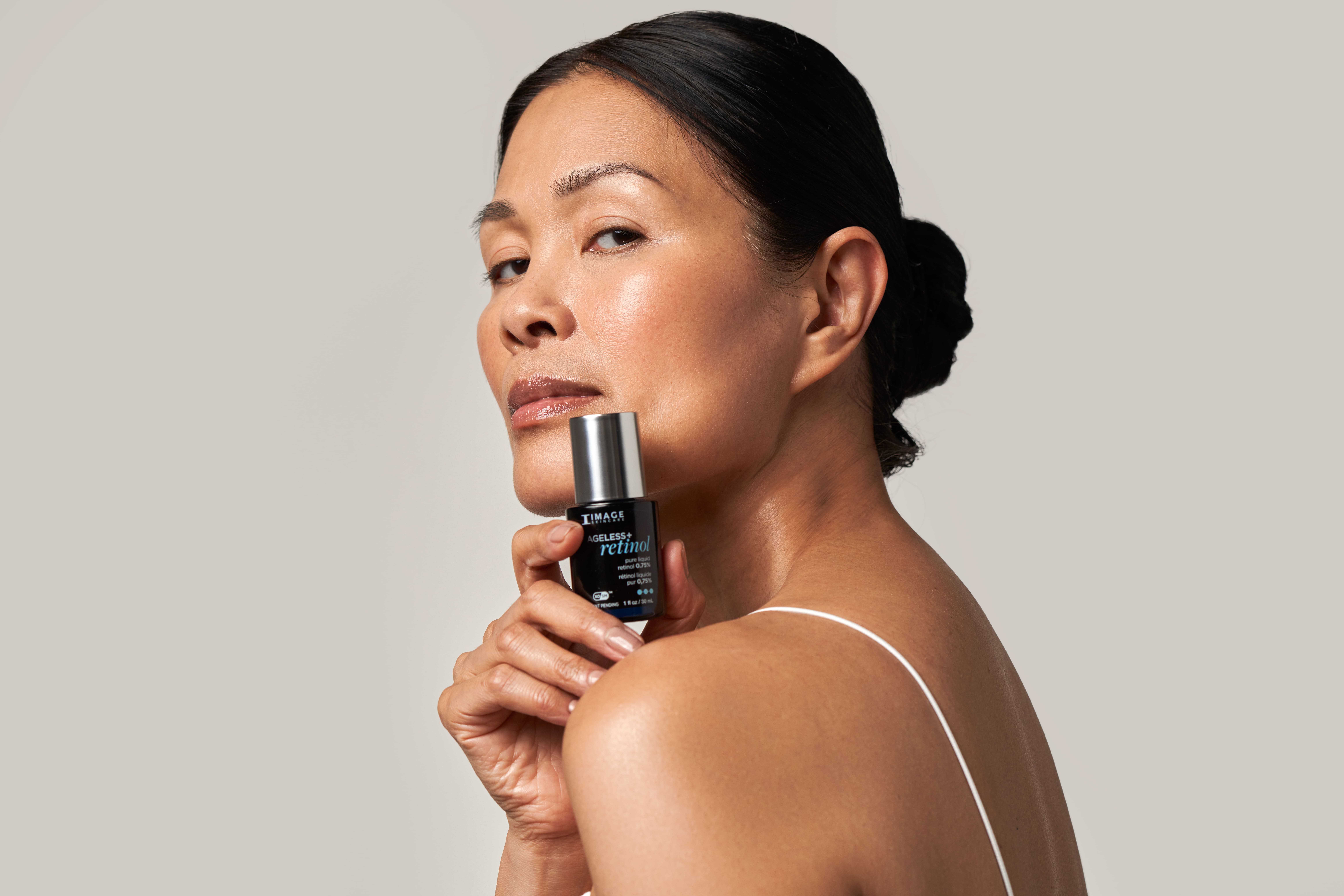 Retinol 0.75% Dành Cho Ai? AGELESS+ Retinol Pure Liquid Retinol 0.75%