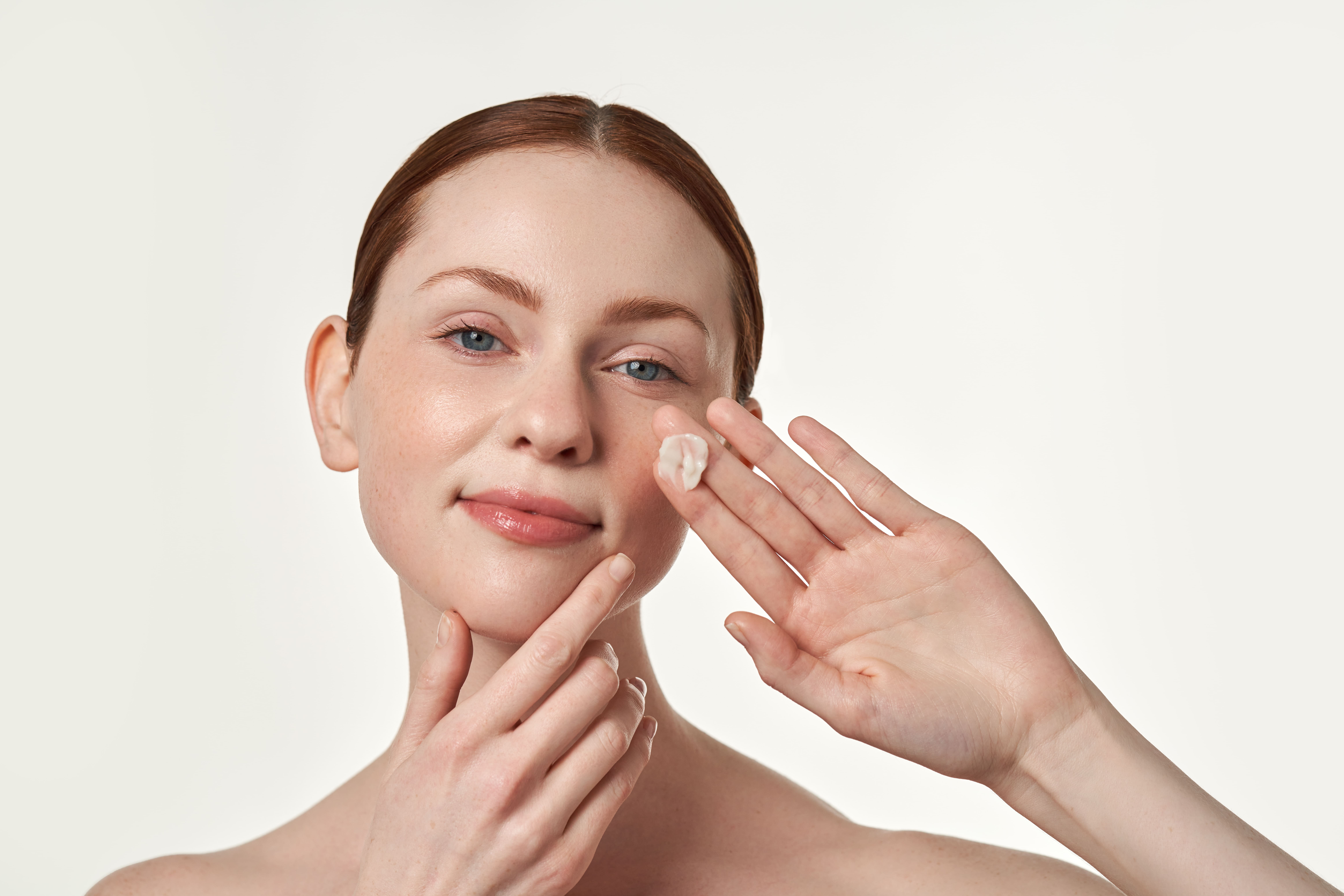 Kem Dưỡng Sáng Da Có Retinol: Khi Làm Sáng Đi Cùng Chống Lão Hóa