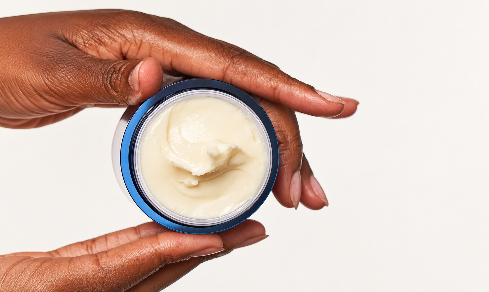 Retinol Cấp Ẩm: Dùng Retinol Mà Không Làm Da Quá Khô?
