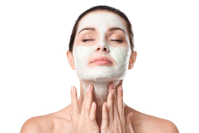 Da mặt sần sùi chịu tác động từ nhiều yếu tố